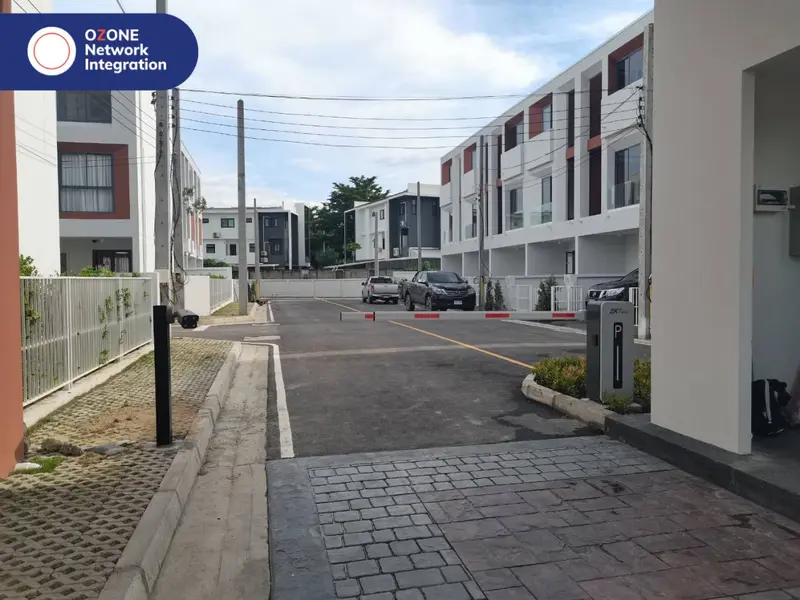 Monotown-2